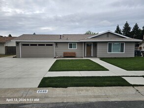 Building Photo - 2035 E Kern Ave