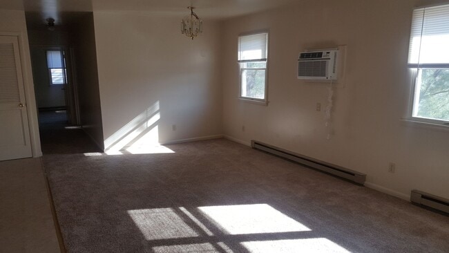 Building Photo - Charming Second-Floor Apartment in Havre de Grace!