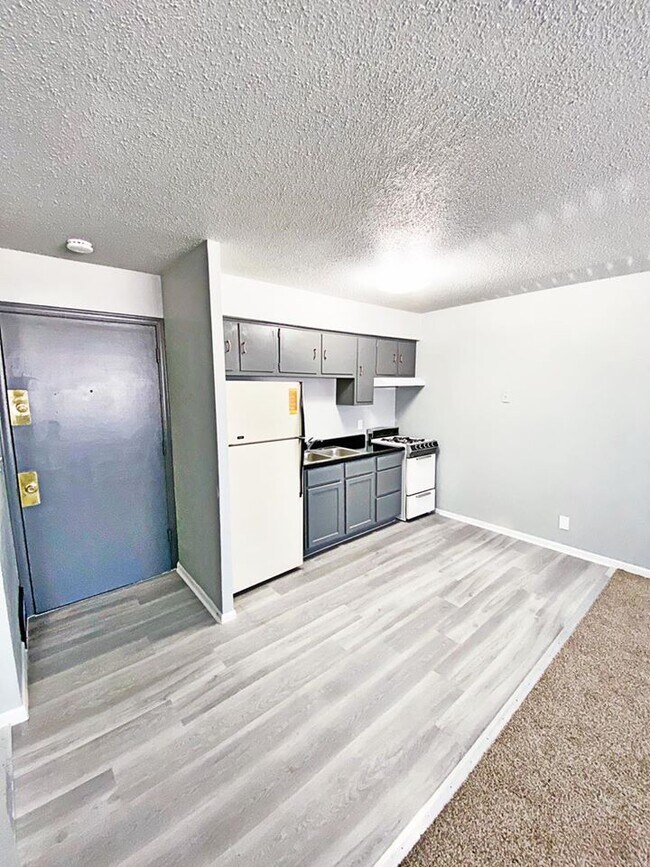 Building Photo - 4760 Lafayette Ave