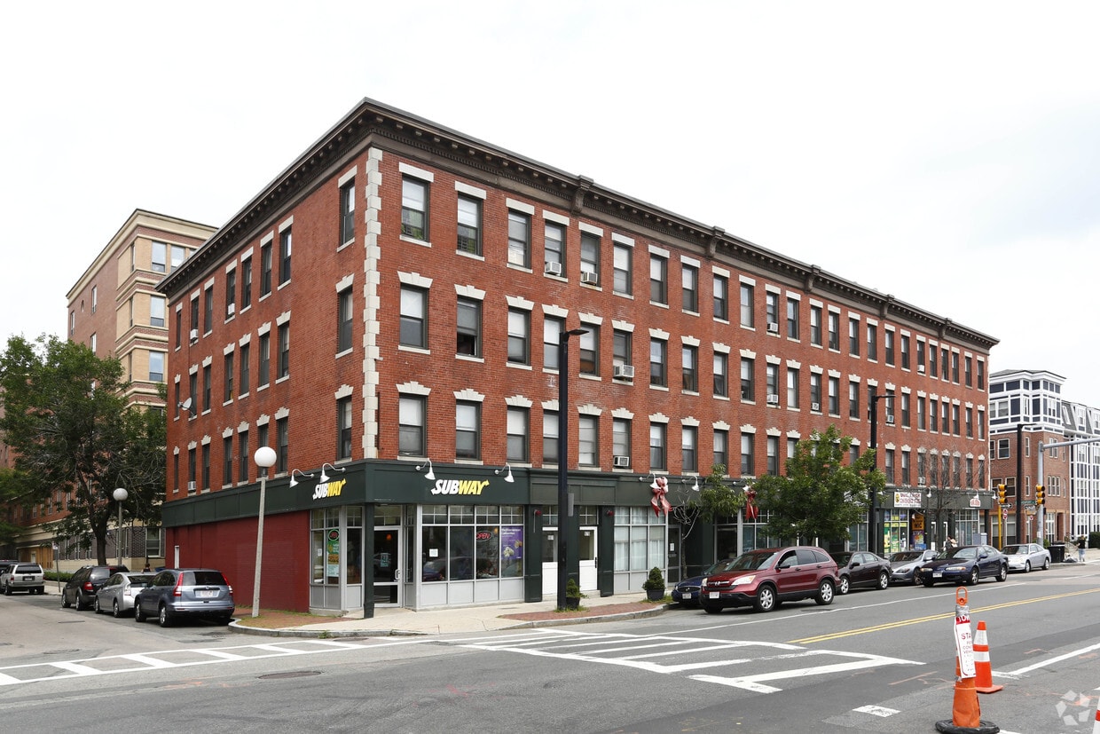 Primary Photo - Burton Apartments