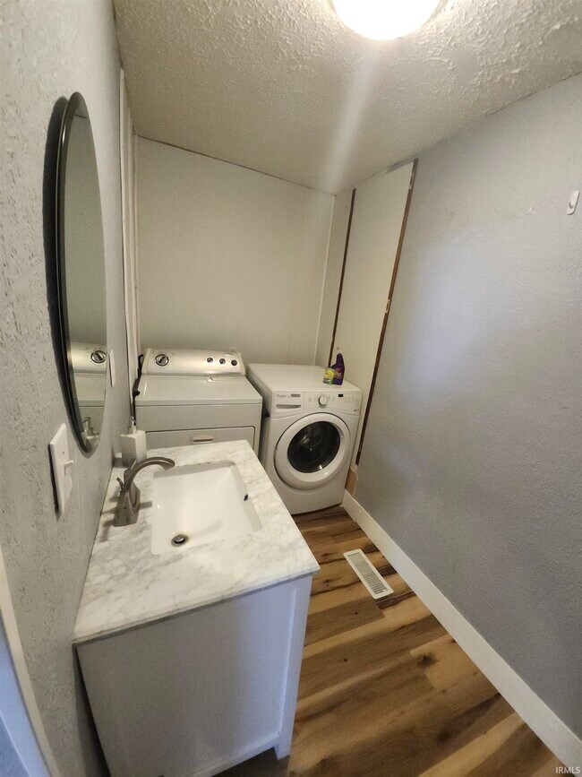 Foto del edificio - 503 W Walnut St