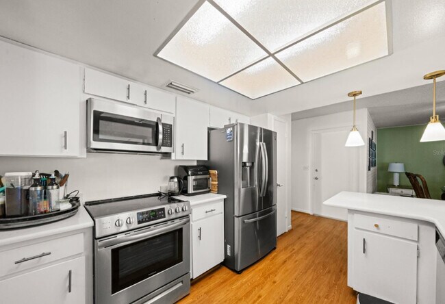 Building Photo - 514 Spring Oaks Blvd