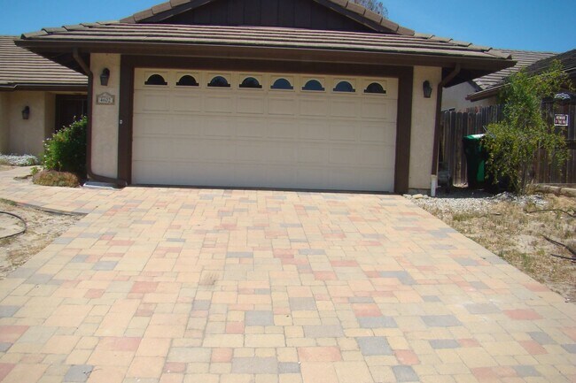 Foto del edificio - 3bd/2bath home in Vandenberg Village, Lompoc Ca