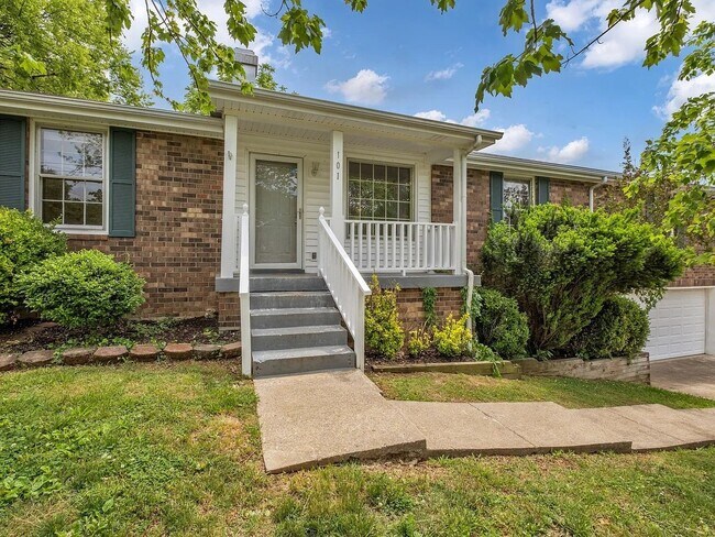 Building Photo - 101 Meadow Ln