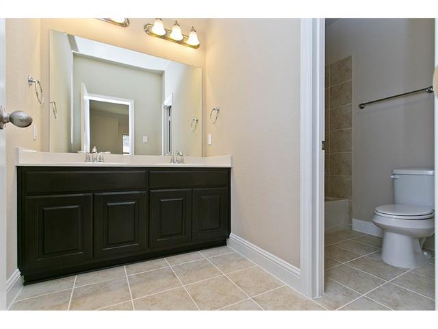Foto del edificio - 8713 Tutbury Pl