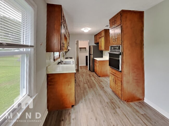 Building Photo - 2286 Briarwood Cir SW