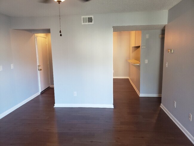 Building Photo - 4416 Sharon Chase Dr