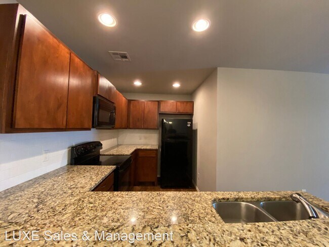 Building Photo - 3 br, 2 bath House - 787 SW 13th St