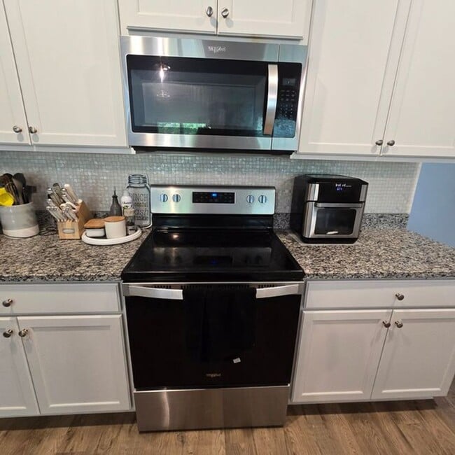 Building Photo - Home in Watergrass Community