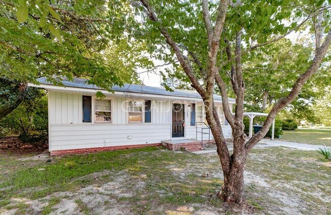 Building Photo - Move In on or Before August 31st to Receiv...