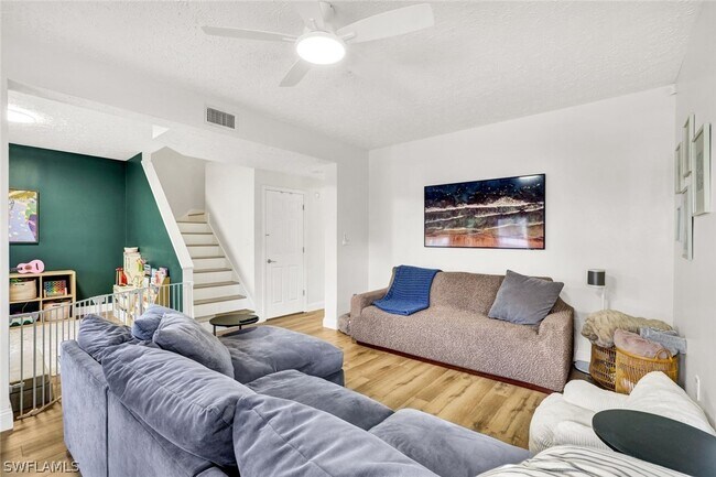 Foto del edificio - 534 Leawood Cir