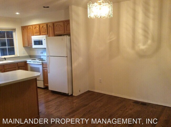 Foto del edificio - 3 br, 2.5 bath House - 830 NE 71ST AVE