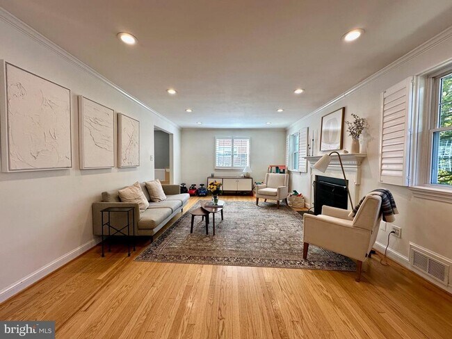 Foto del edificio - 3109 Birch St NW
