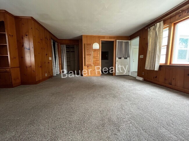 Foto del edificio - Huge Home Next to Ashland University