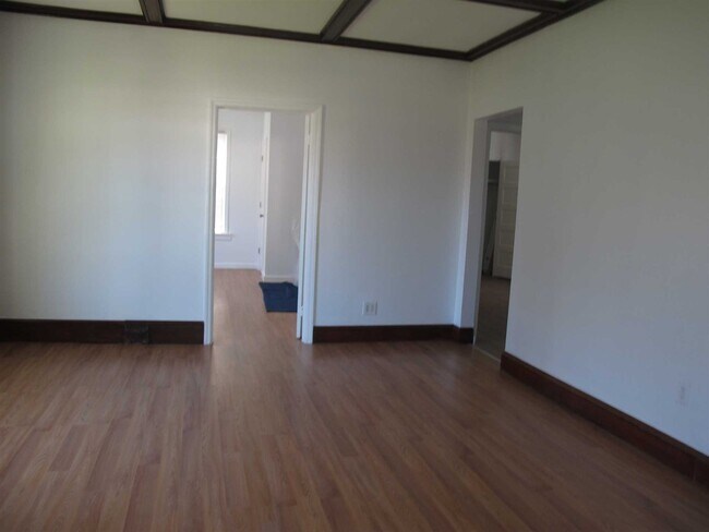 Foto del edificio - 4305 Albany Post Rd