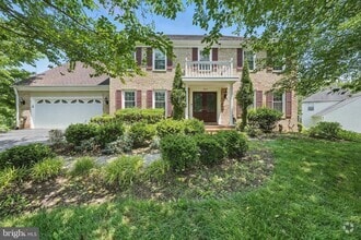 Building Photo - 9913 Rosewood Hill Cir