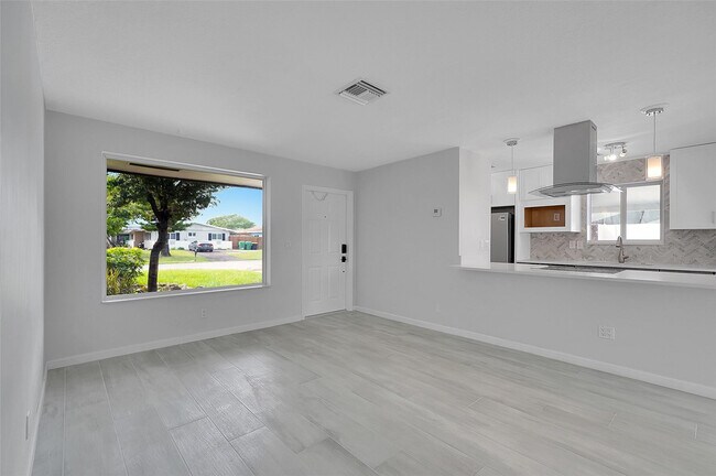 Foto del edificio - 4710 SW 43rd Ave