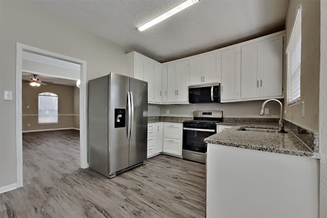 Foto del edificio - 17715 Seven Pines Dr