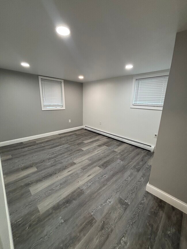 Foto del edificio - 297 Proctor Ave
