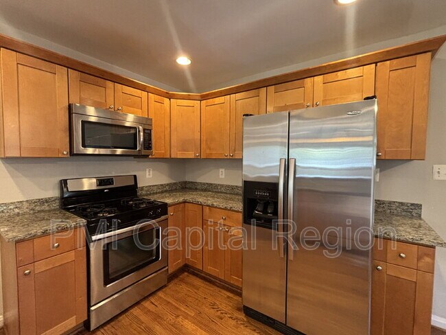 Building Photo - 4706 Red Fox Rd
