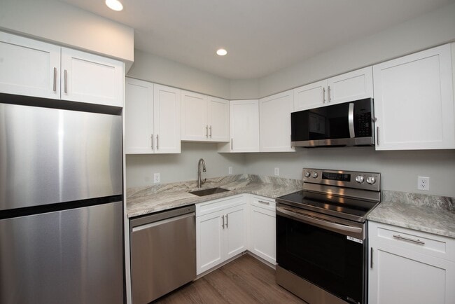 Interior Photo - 925 at North