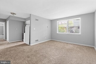 Building Photo - 206 Trenton Pl SE