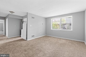 Building Photo - 206 Trenton Pl SE