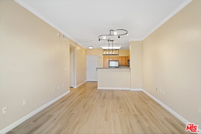 Building Photo - 100 S Alameda St