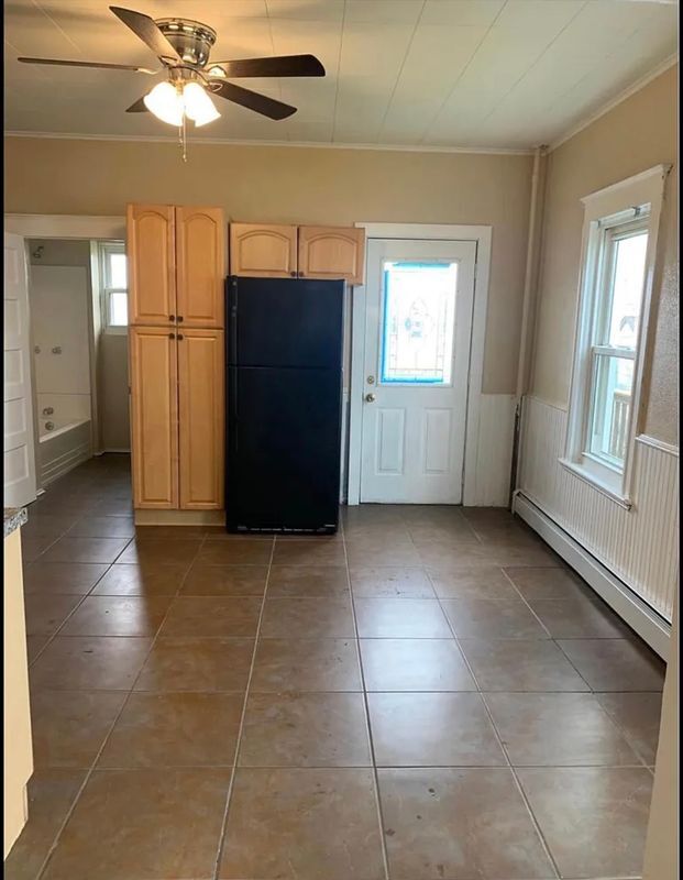 Foto del edificio - 382 E Grove St