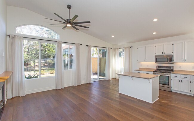 Building Photo - Amazing Single Story Home in San Marcos