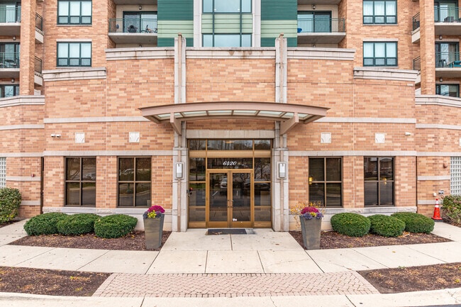 Entrance Image - The Residences at Seven Bridges