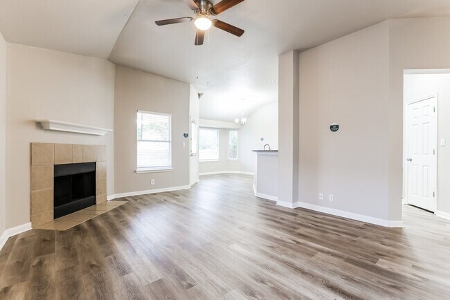 Building Photo - 4931 Dahlia Terrace