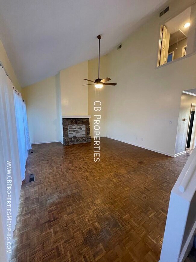 Foto del edificio - 4 Bed and 3 Bath for Rent in East Memphis