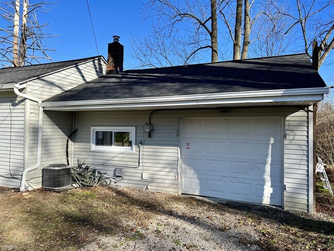 Building Photo - 3 br, 1 bath House - 7111 Rocker Avenue