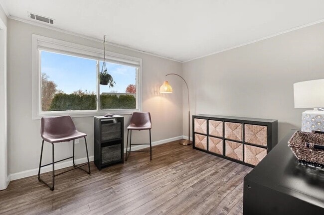 Building Photo - 478 Seabury