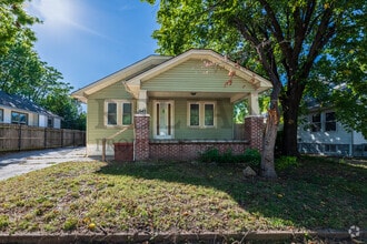 Building Photo - 645 S Poplar St