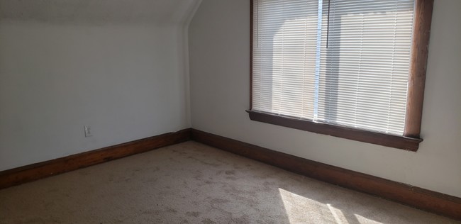 Foto del edificio - 12341 Chesterfield Ave