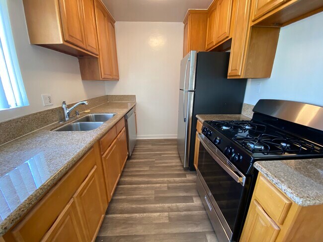 Building Photo - 321 S Hamel Rd