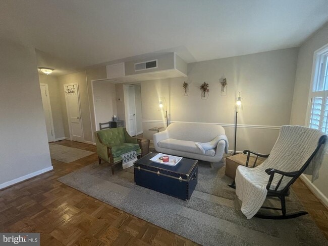 Foto del edificio - 6610 Potomac Ave