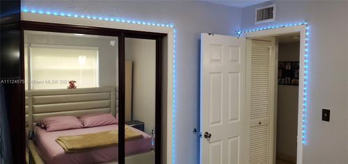 Building Photo - 4300 SW 67th Ave