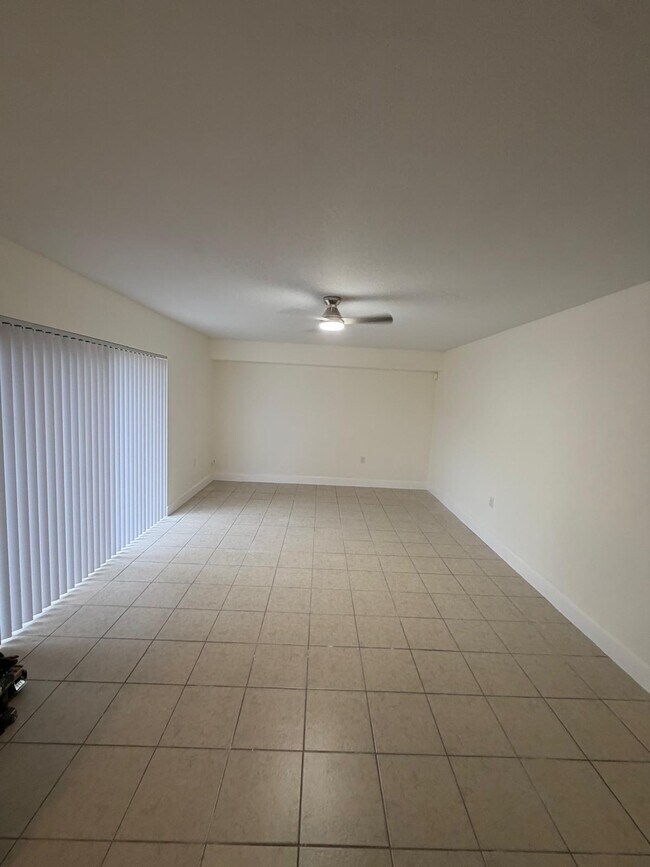 Building Photo - 607 Green Springs Pl