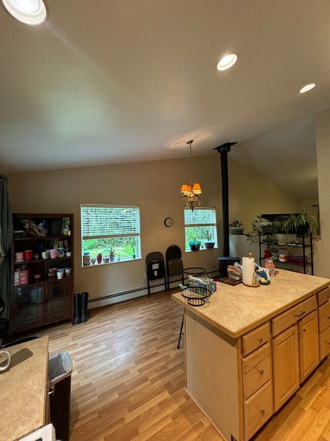Building Photo - Pet friendly 3 bedroom home in North Pole ...