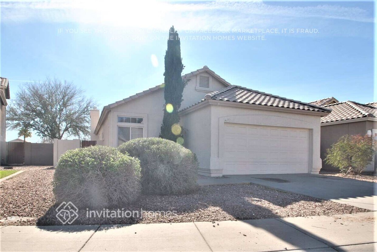 Primary Photo - 257 W Amoroso Dr