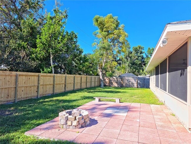 Building Photo - 920 Tanager Rd
