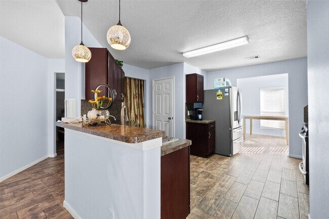 Foto del edificio - 16882 Blackberry Lily Ln