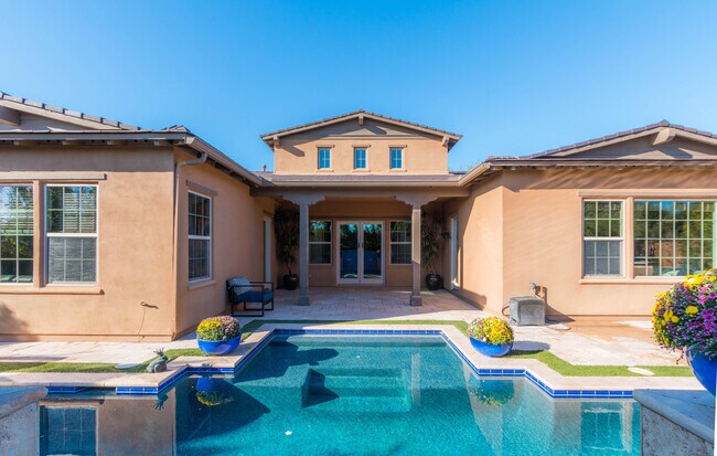 Building Photo - 9425 E Desert Village Dr