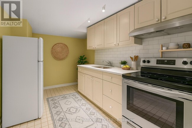 Building Photo - 2112 Truscott Dr