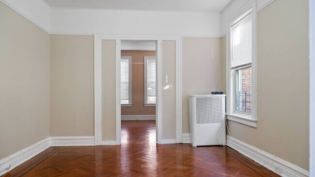 Foto del edificio - 64 Norwood Ave
