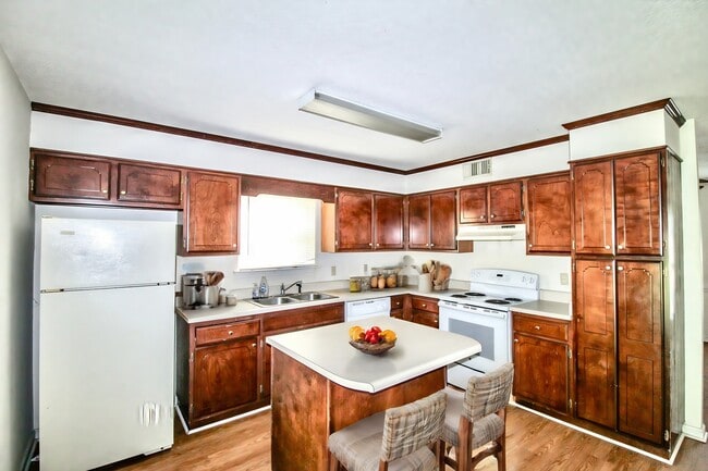 Building Photo - 3697 Georgia 24Unit 122B