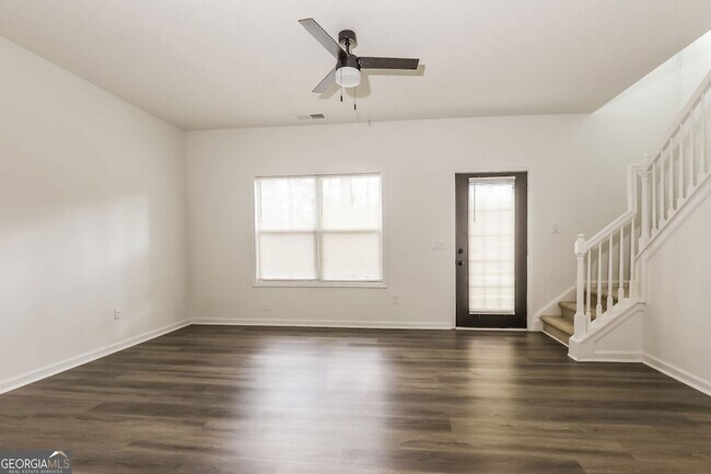 Foto del edificio - 2555 Flat Shoals Rd